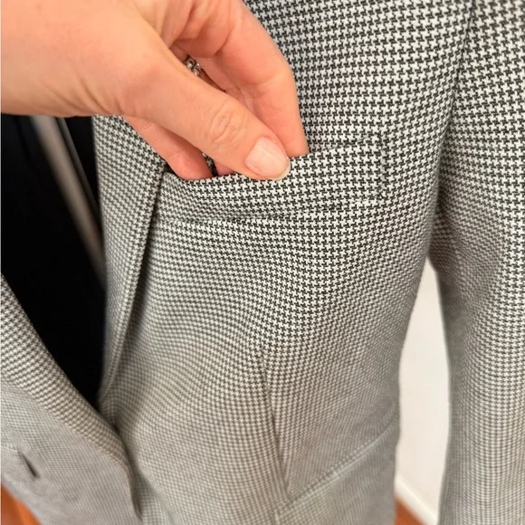 Theory Shrunken Women’s Blazer in Houndstooth - Picture 9 of 14
